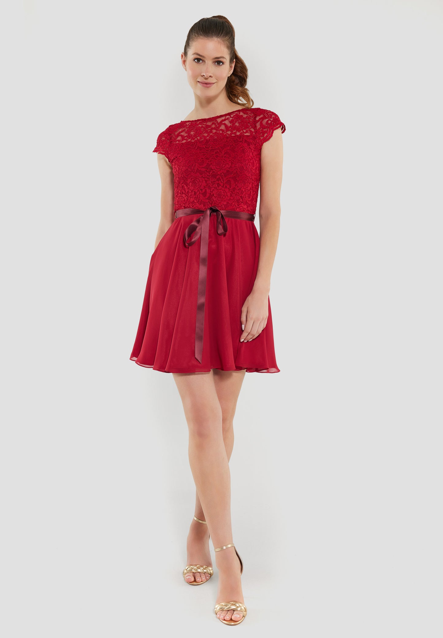 Cocktailkleid aus Spitze und Chiffon