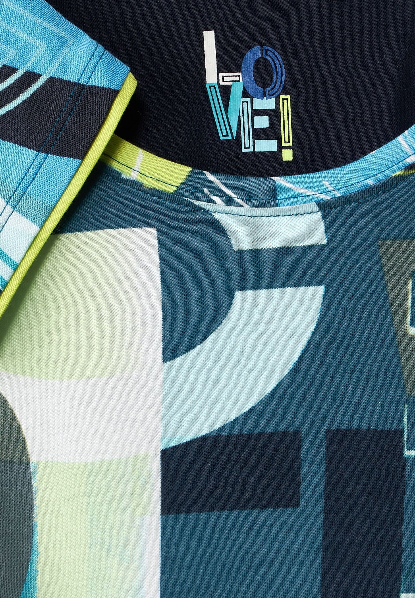 Printshirt mit Smockdetails
