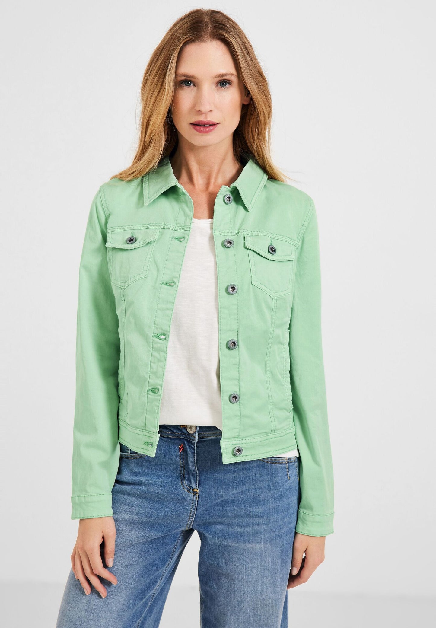 Farbige Jeansjacke