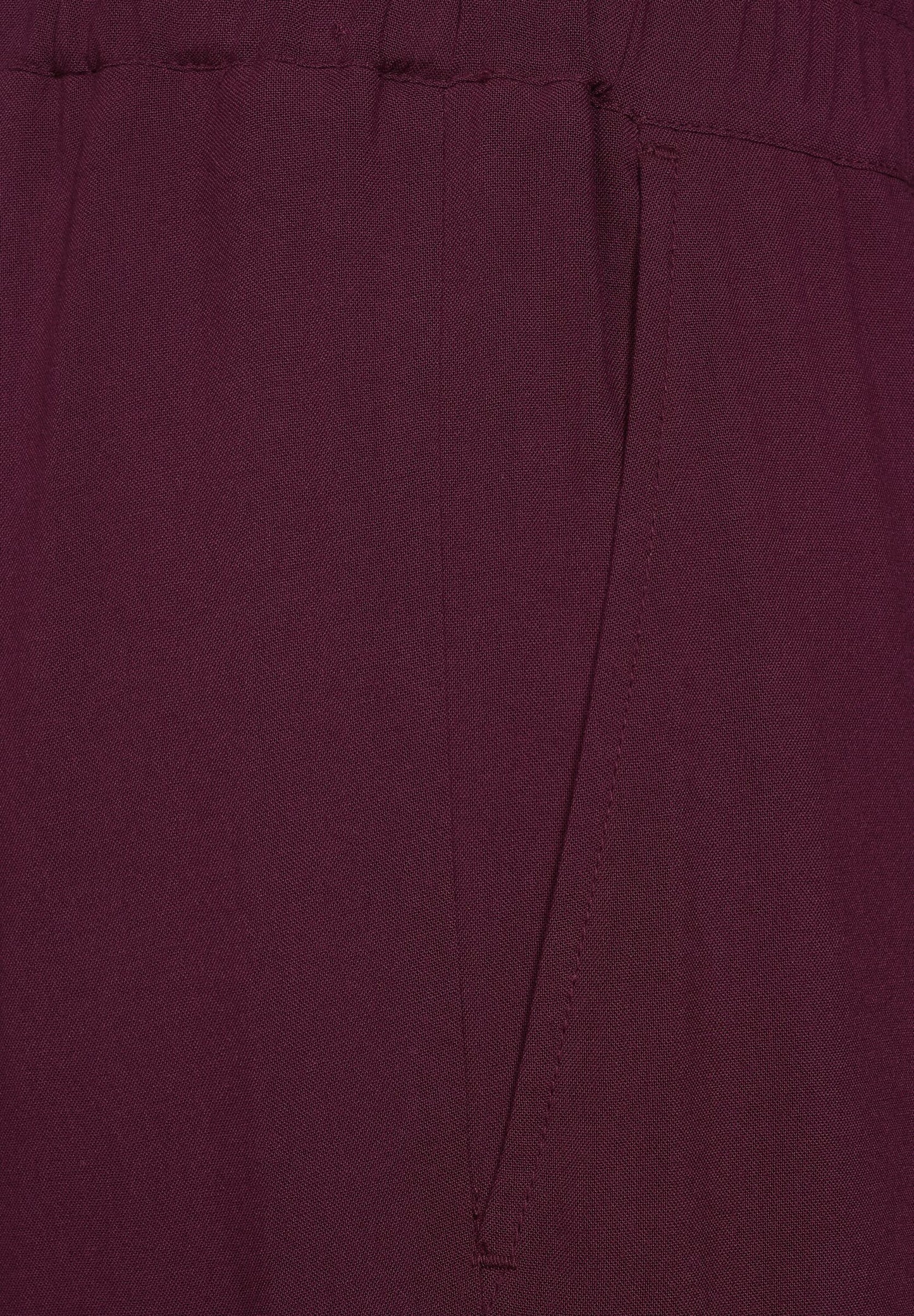 Casual Fit Hose
