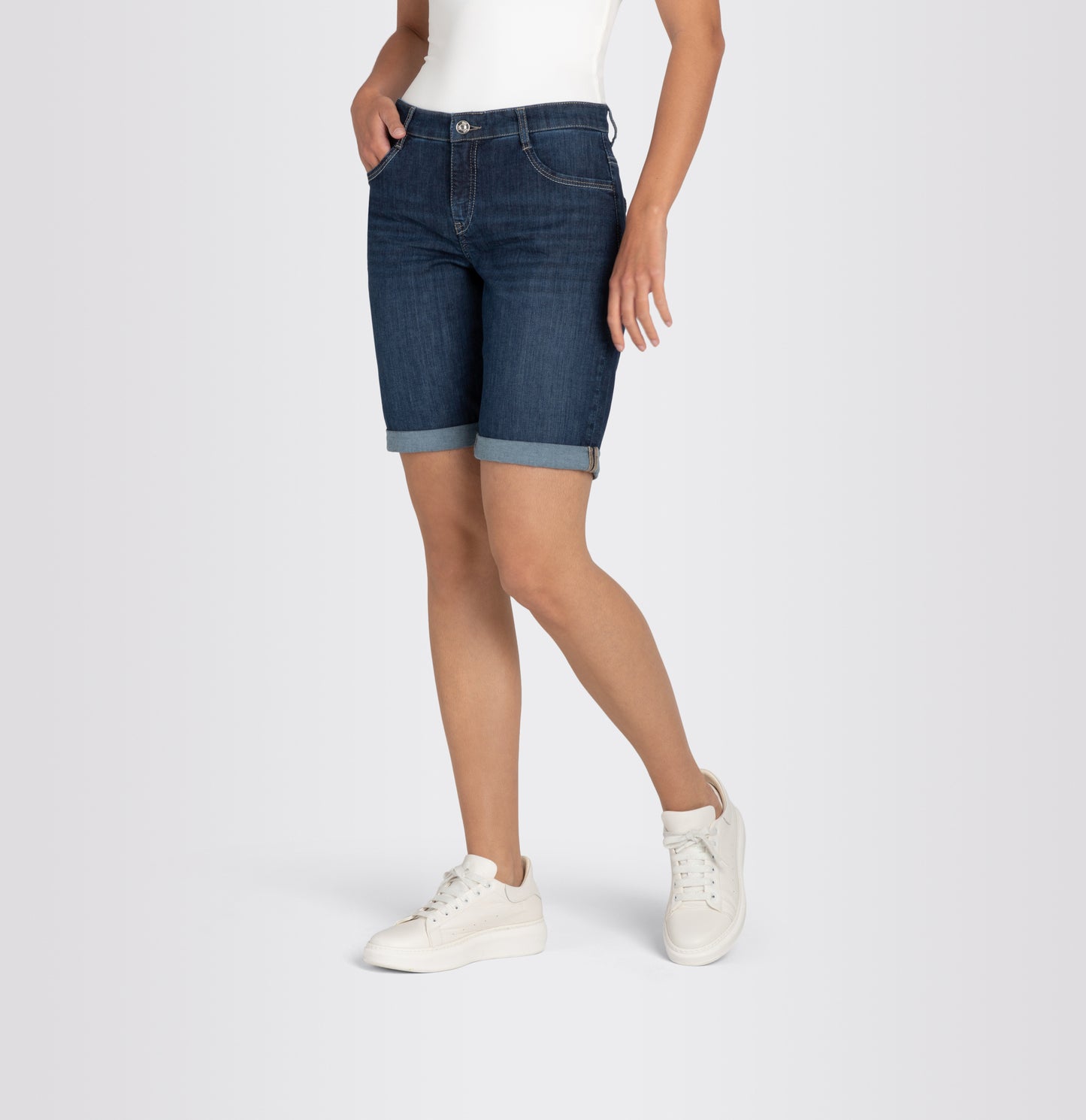 MAC JEANS - SHORTY, Soft light denim