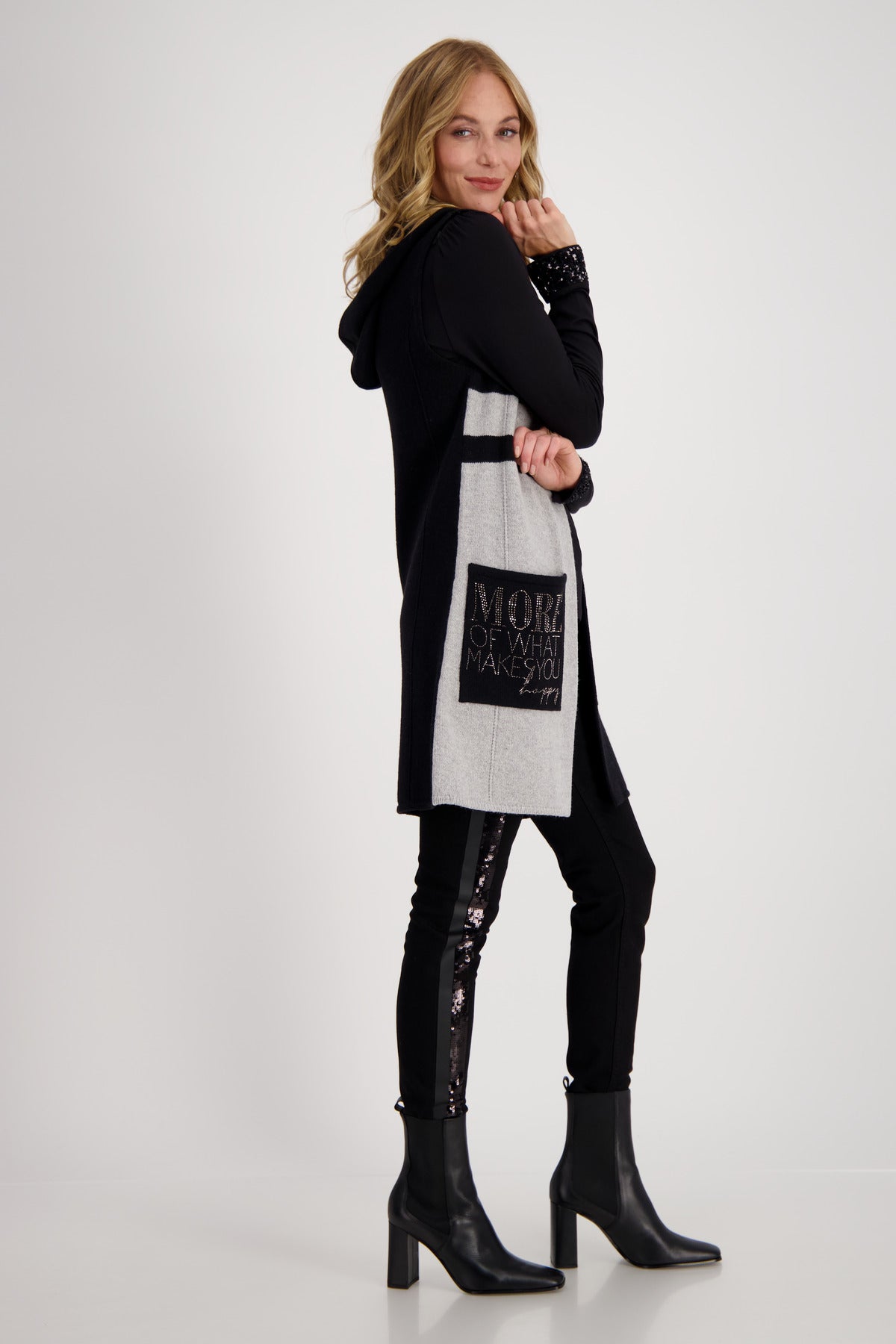 Strickjacke, schwarz gemustert