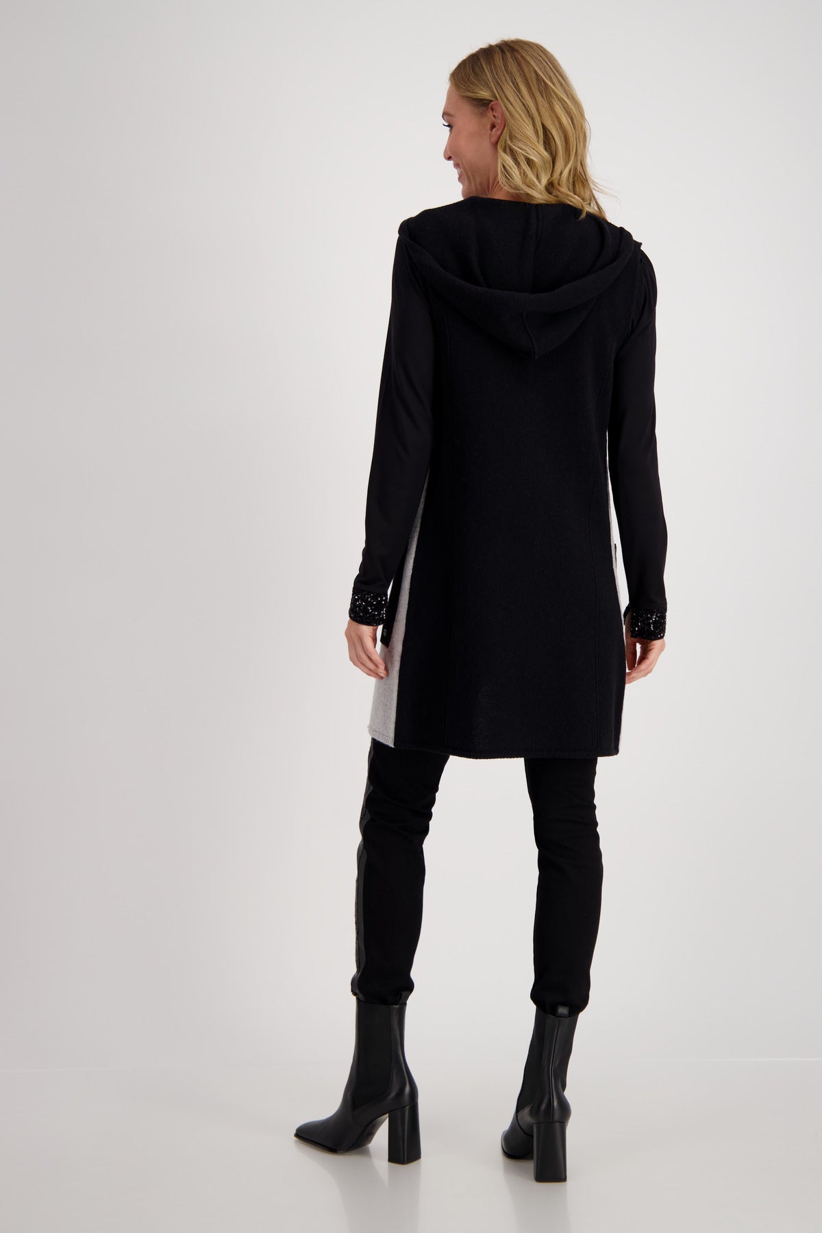 Strickjacke, schwarz gemustert
