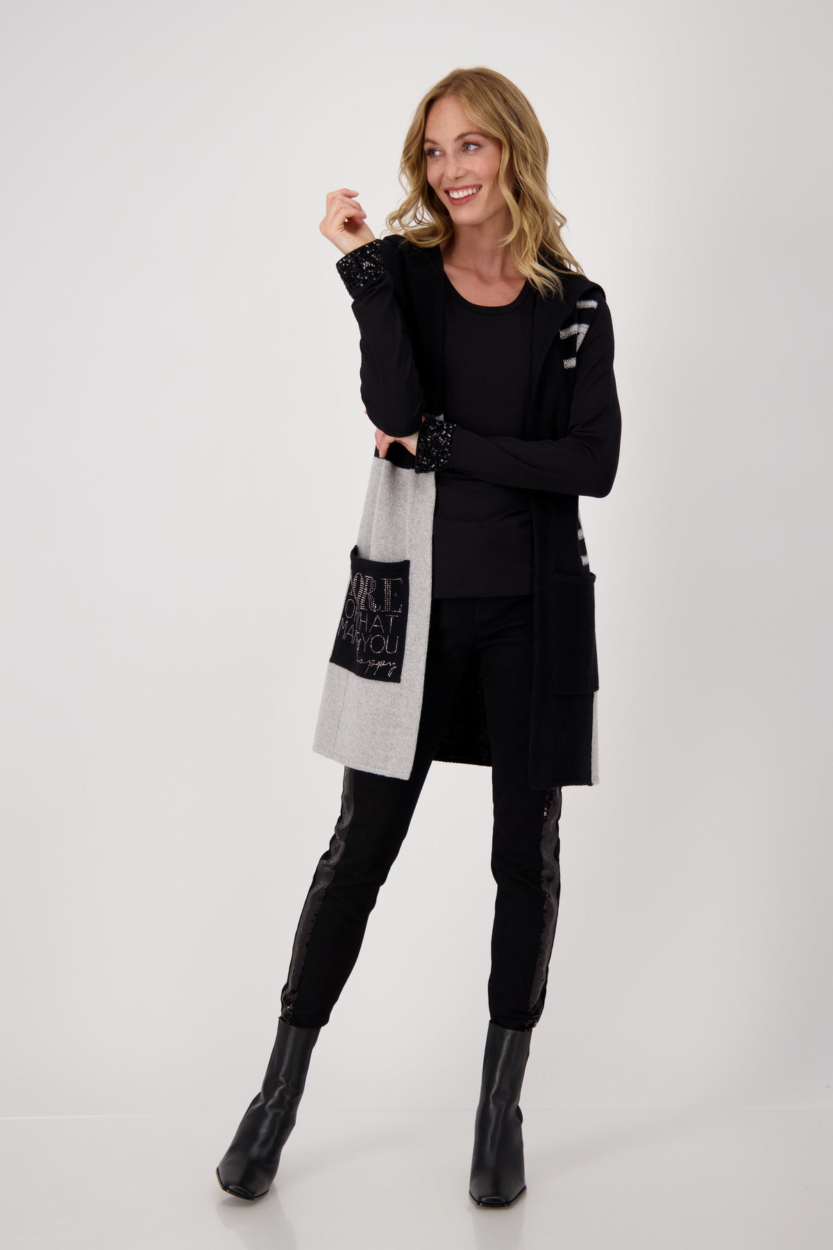 Strickjacke, schwarz gemustert